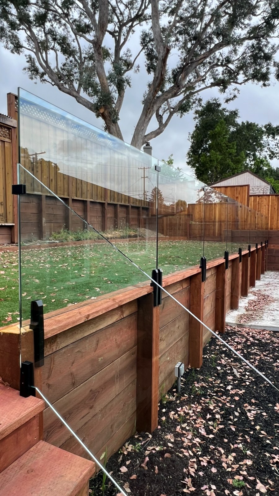 Redwood City spigot glass railing by Bay Area Railings